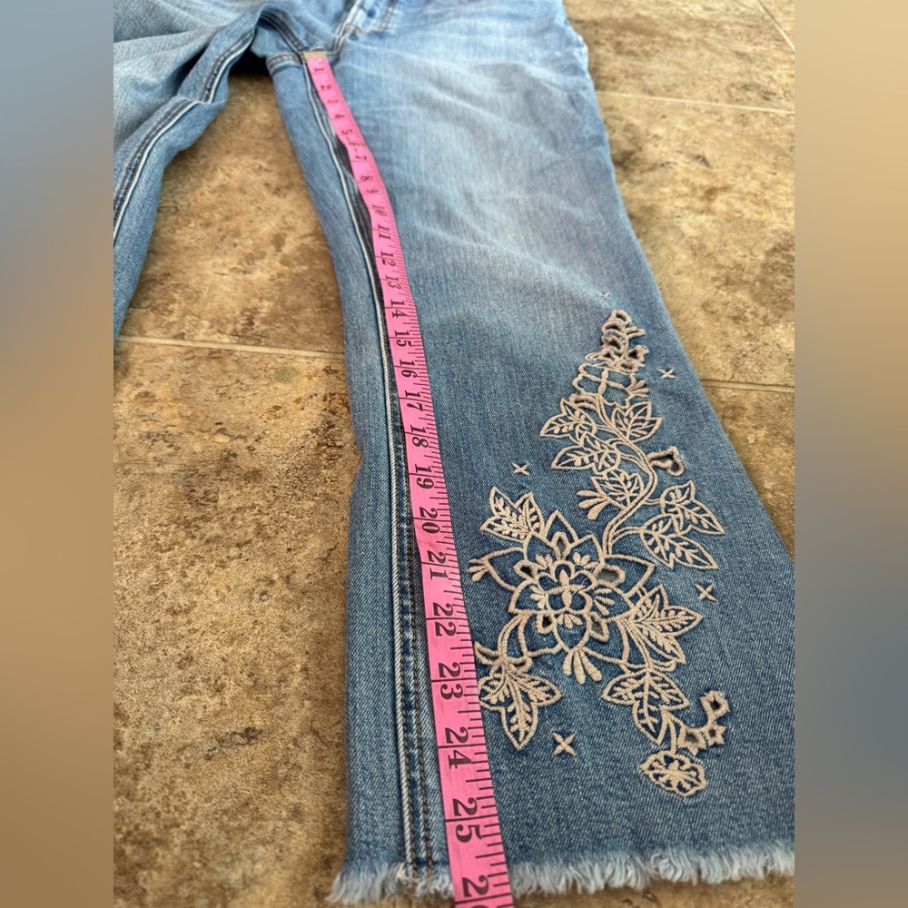 R Johnny was the cropped baby boot mid rise slight boot denim jeans - Picture 4 of 8